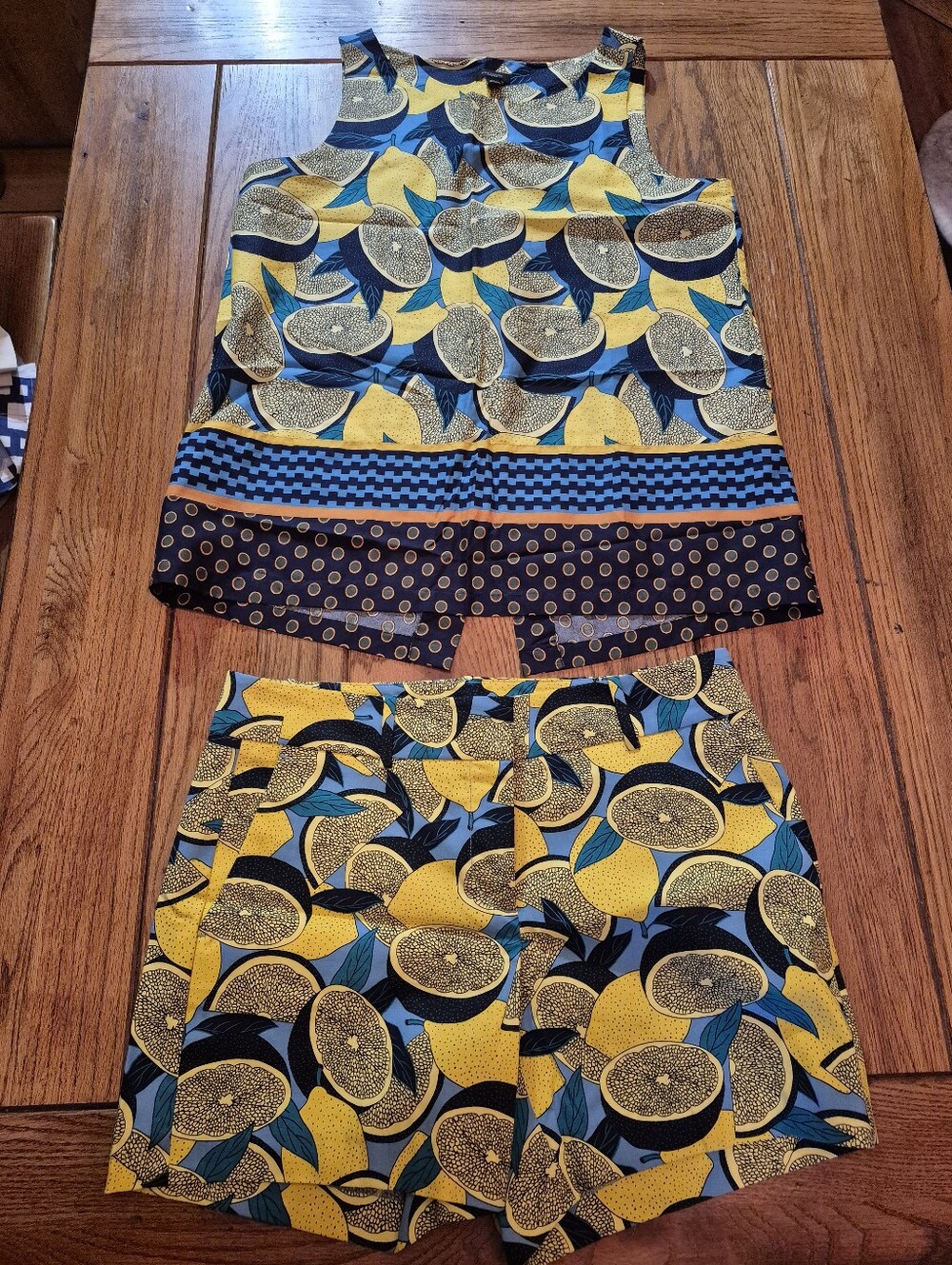 🍋 NWT Ann Taylor Sleeveless Top + Shorts Set